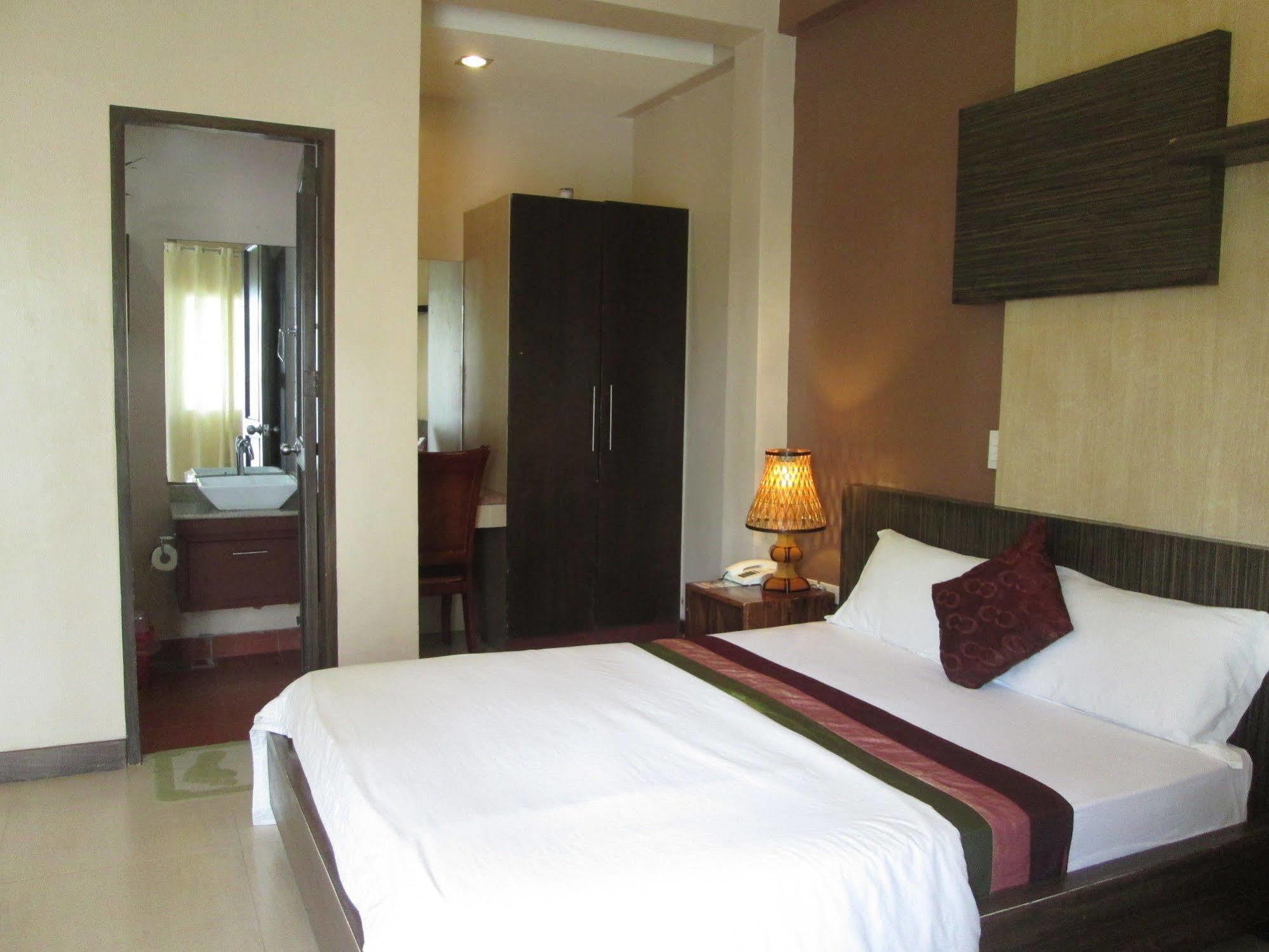 Seabird International Resort Balabag  Extérieur photo