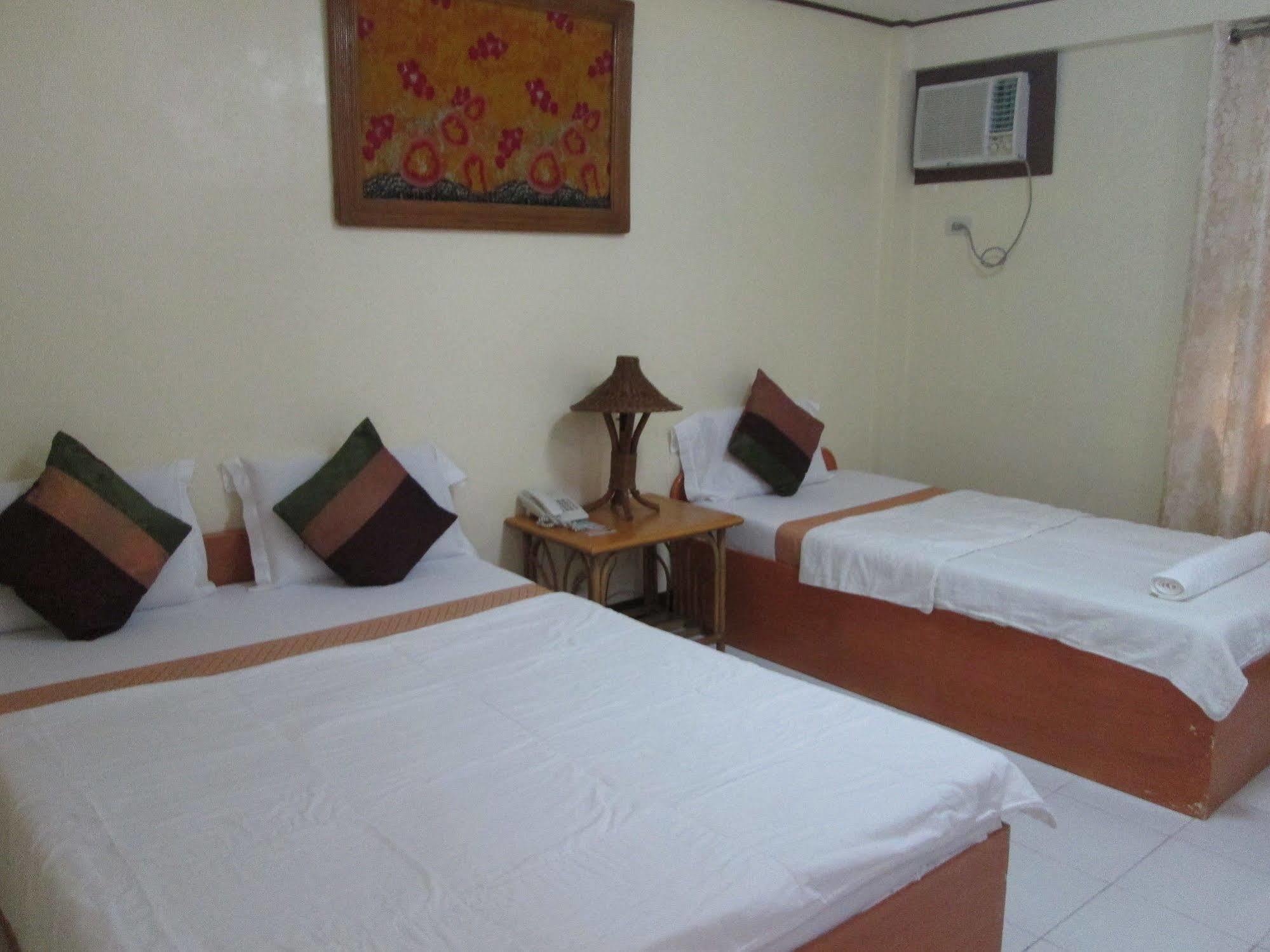 Seabird International Resort Balabag  Extérieur photo