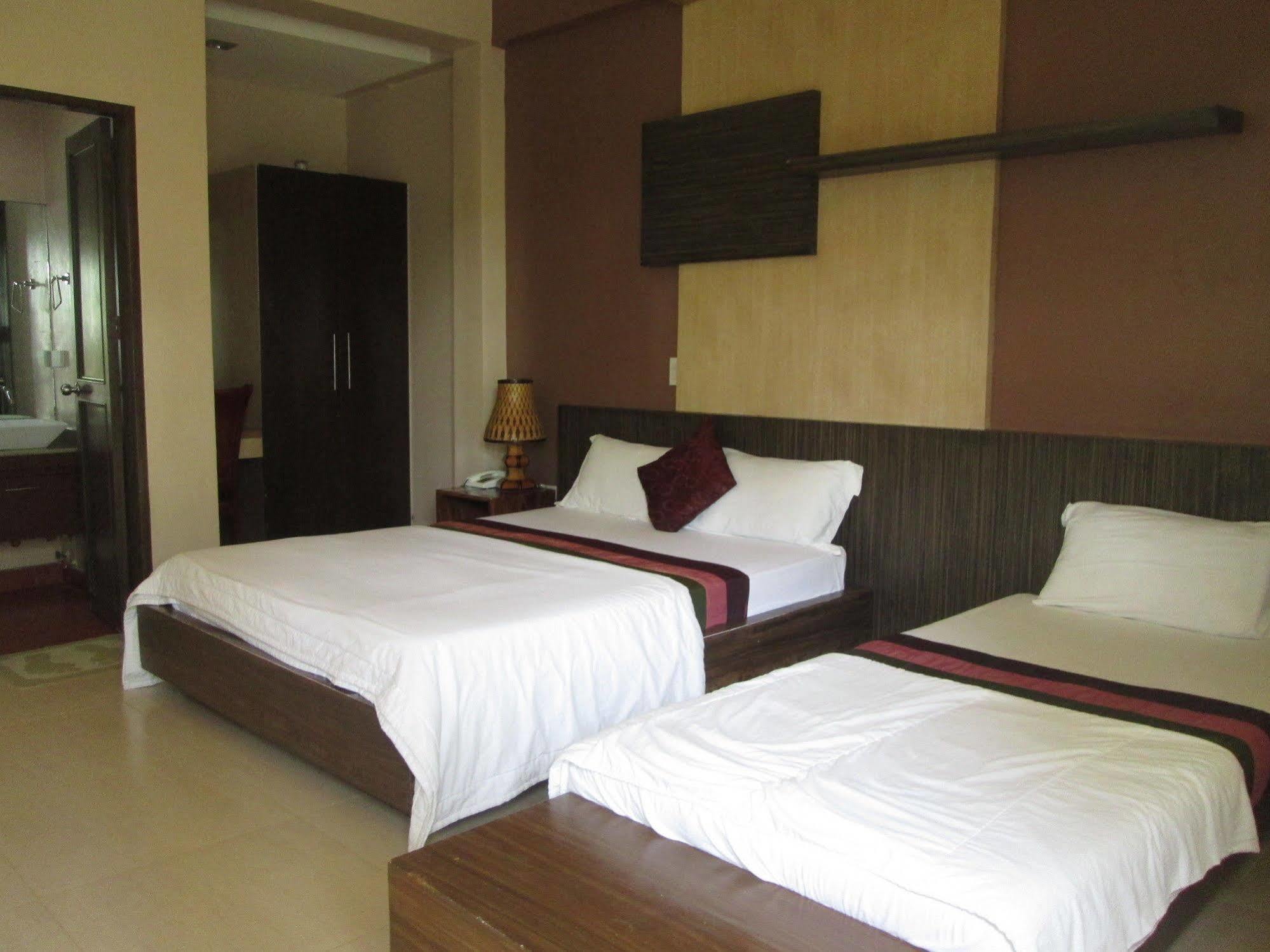 Seabird International Resort Balabag  Extérieur photo